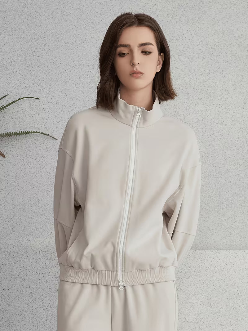 Stylish Women'S Zip Jacket, a Minimalist Track Jacket for Lightweight Casual Wear in Spring And Fall