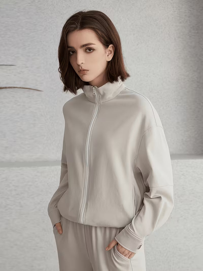 Stylish Women'S Zip Jacket, a Minimalist Track Jacket for Lightweight Casual Wear in Spring And Fall