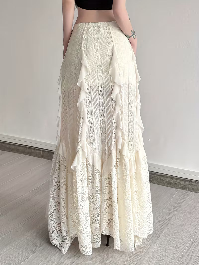 A Vintage Romantic Elegant Women'S Layered Lace Skirt in Light